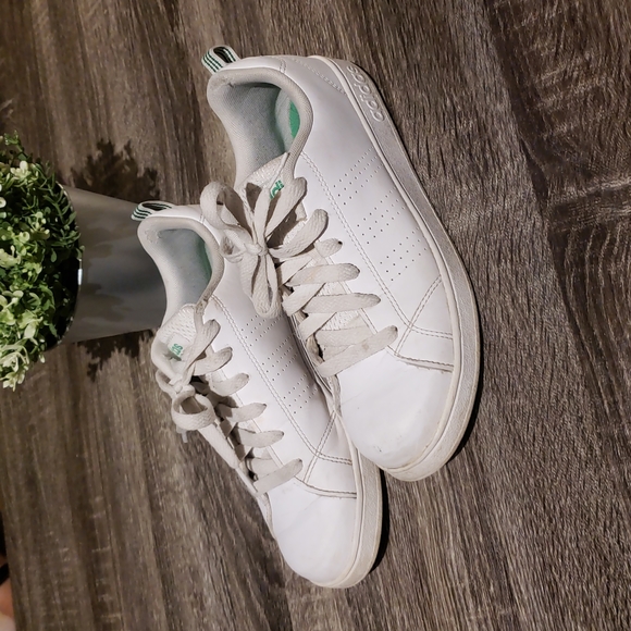 Adidas Neo Women's Size 4.5 White - Picture 1 of 5